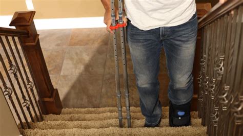 Video How To Use Crutches On Stairs Through Doorways And In And Out