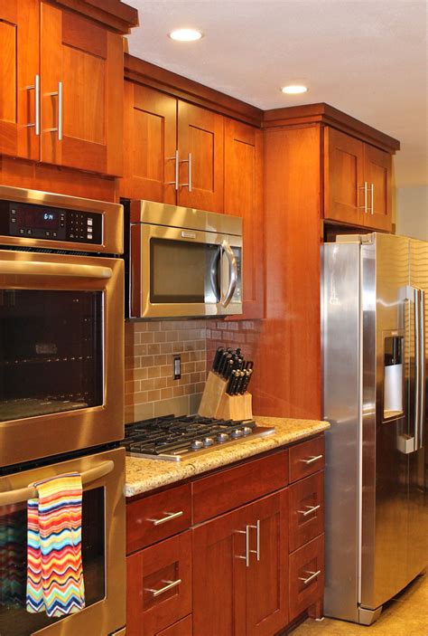 Alluring Natural Cherry Kitchen Cabinets With Natural Cherry Shaker Kitchen Cabinets Defaul