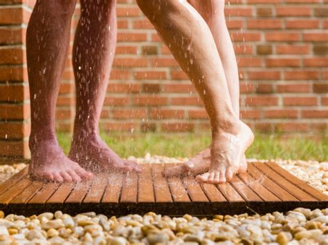 Experts Teach Us How To Have Shower Sex That Isn T Awkward And Terrifying Self