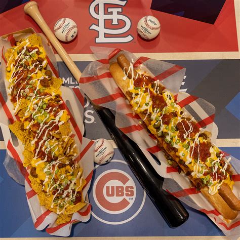 Mlb Life On Twitter They Legit Have 2 Foot Long Hot Dogs And Nachos