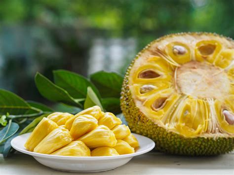 What Is Jackfruit And What Does It Taste Like How To Cut It
