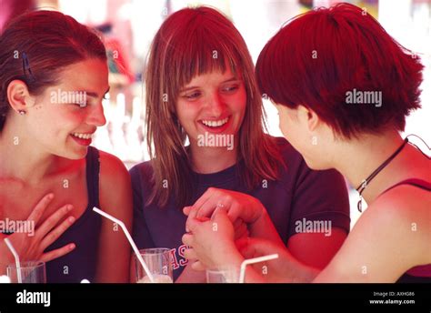 Young Women Talking In The Pub Stock Photo Alamy