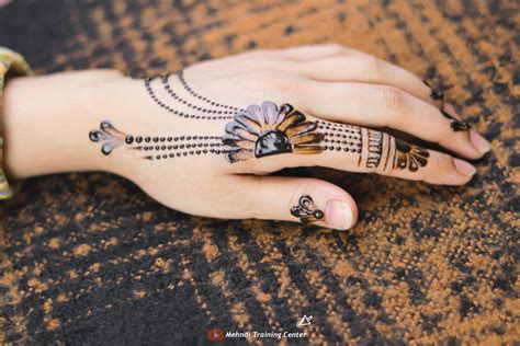 This Mehndi Design Is So Beautiful For Eid You Can Apply This Mehndi