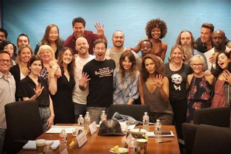 Look Lucifer Cast Gather For Group Photo As Season 5