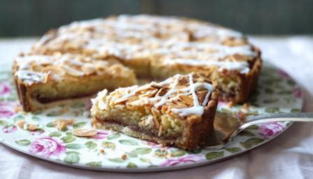 I love mary berry and these recipes are delicious! BBC Food - Recipes - Bakewell tart