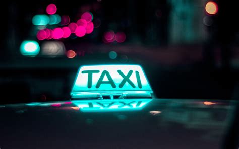 Fonds Décran Lumière De Taxi Nuit 2880x1800 Hd Image