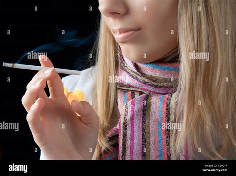 Smoking Girl Black And White Hi Res Stock Photography And Images Alamy
