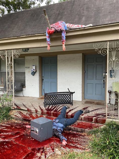 People Who Went Too Far With Halloween Decorations And