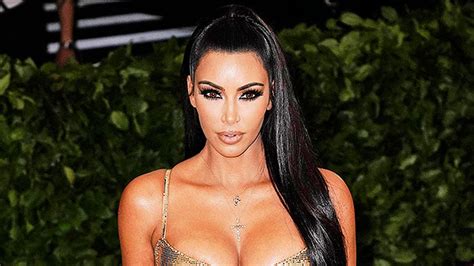 Kim Kardashian Accused Of Photoshopping Bikini Pic Missing Her Arm