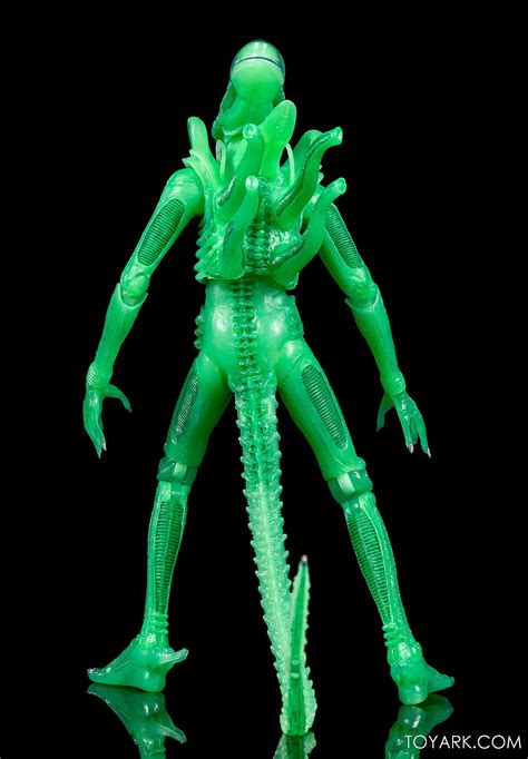 Alien Glow In The Dark Big Chap Alien Ultimate Figure Sdcc 2020