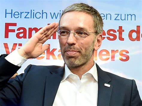 Österreichs kanzler sebastian kurz hat sich entschieden: Kickl baut Innenministerium um - Neue Sektion ...