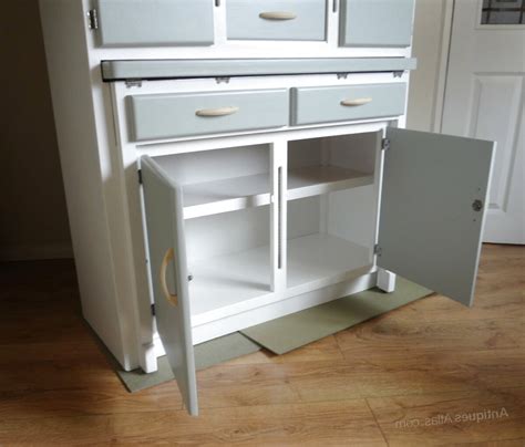 Atomic style geneva kitchen cabinets in pink featuring a c.1960 frigidaire flair electric range/oven! 1950S Kitchen Cabinets for sale in UK | View 49 bargains