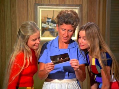 Jan Alice And Marcia The Brady Bunch Ann B Davis Marsha Brady 70s Sitcoms Eve Plumb Robert