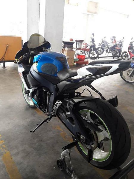 The term usually refers to the act of an owner who is still servicing a loan or financial plan for his/her vehicle who sells said vehicle to another party who. Motor Sambung Bayar Malaysia