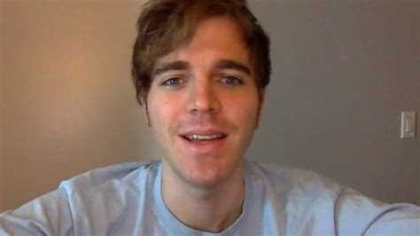 youtuber shane dawson says he s bisexual in emotional video youtube