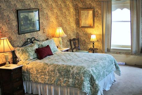 Summerhill Manor Bed And Breakfast And Tea Room Bandb Port Hope Canada