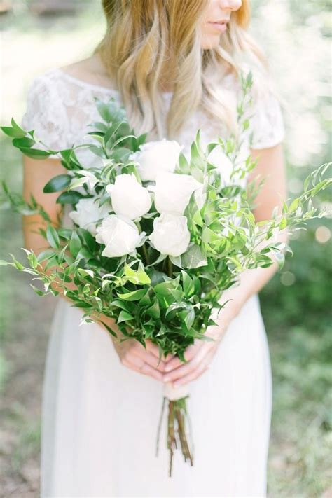 Afraid to DIY Your Wedding Bouquet? These Experts Tips Will Help
