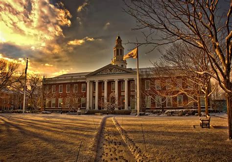 Harvard Sai Do Ranking De Melhores Dos Estados Unidos Estudar Fora
