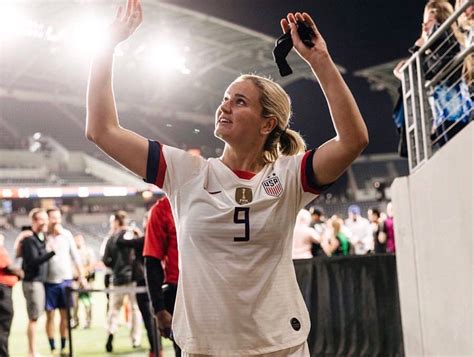 lindsey horan uswnt 2019 uswnt football wallpaper team player soccer team lindsey