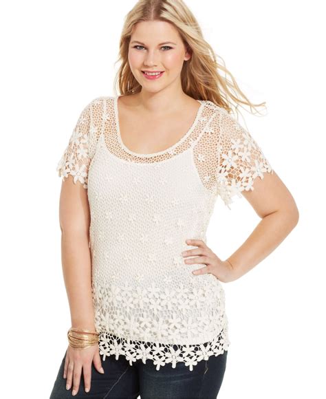 Jessica Simpson Plus Size Gwen Short Sleeve Lace Top In Beige Natural
