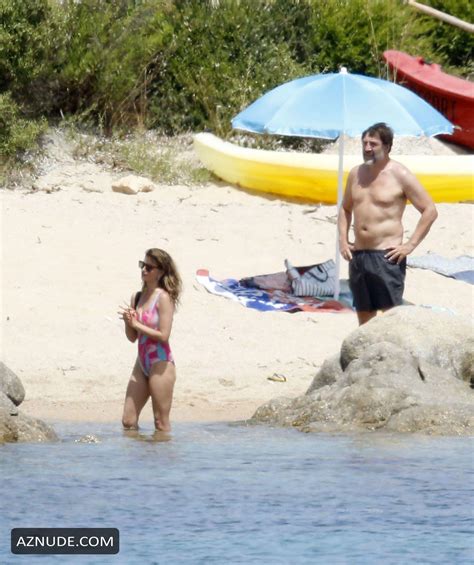 Penelope Cruz Sexy Hits The Beach With Javier Bardem On