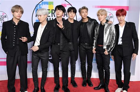 Bts Arrive At The 2017 Amas