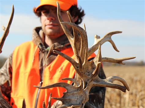 Stephen Tucker Buck New World Record From Tennessee Field And Stream