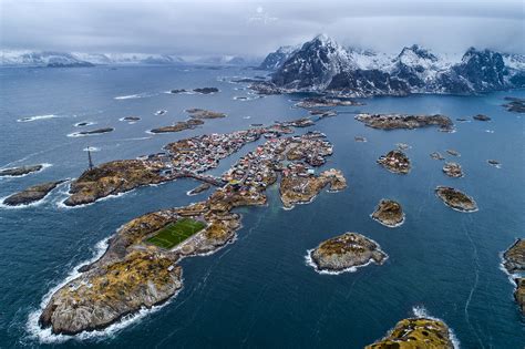Henningsvær is a fishing village in vågan municipality in nordland county, norway. Henningsvaer | Do you want play football ?? | SB29400 | Flickr