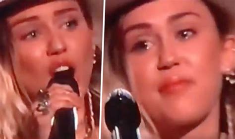 Billboard Music Awards 2017 Miley Cyrus Breaks Down In Tears On Stage Music Entertainment