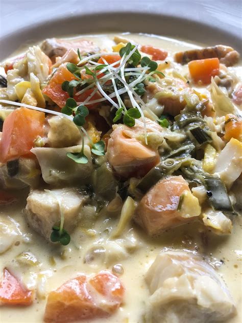 This clam chowder is the bomb! Phillips Seafood Clam Chowder Recipe - Secret Copycat ...