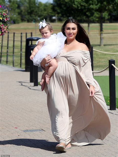 Lauren Goodger Puts On A Brave Face For Laroses 1st Birthday Party Hot Lifestyle News