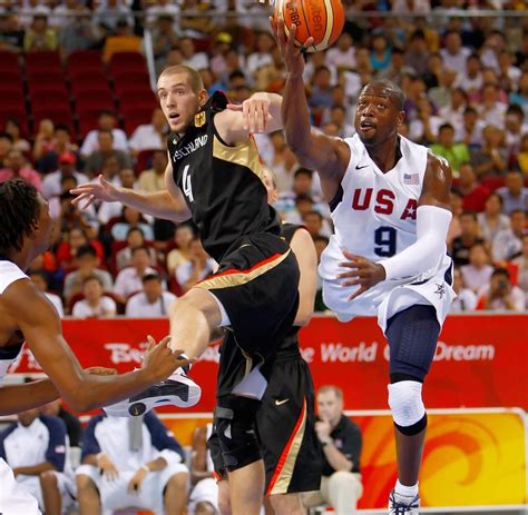 Deutsches NBA Duell Houston Feiert Nowitzki Bezwinger Uuuuuhlbrickt