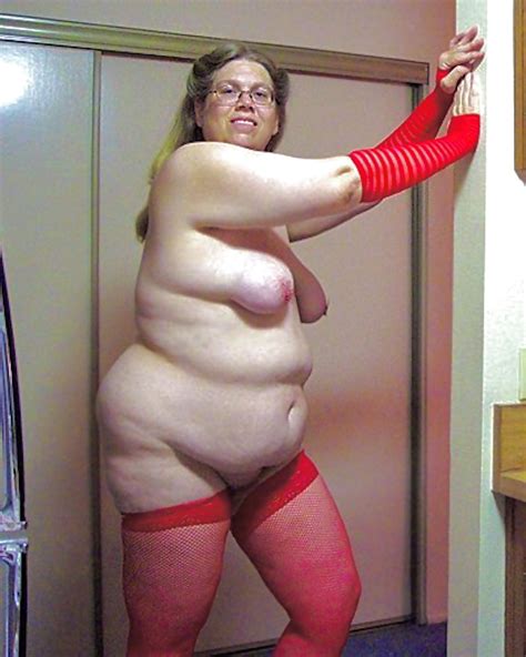 Hot Horny Mom Posing Nude Grannynudepics Com