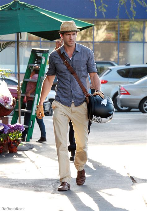 Street Style Ryan Reynolds Style Mens Casual Outfits Mens Fashion