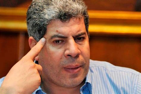 تطبيق تويتر twitter من أشهر تطبيقات وسائل التواصل الاجتماعي في العالم، يمكن التطبيق مستخدميه من التغريد في 140 حرف كحد أقصى للتحدث عن حياتهم أو إبداء آرائهم. أحمد شوبير يكشف احتمالية تعليق مسابقة الدوري المصري مؤقتًا ...