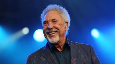 Sir thomas john woodward obe (born 7 june 1940), known professionally as tom jones, is a welsh singer. Tom Jones - Kiss - live at Eden Sessions 2016 - YouTube