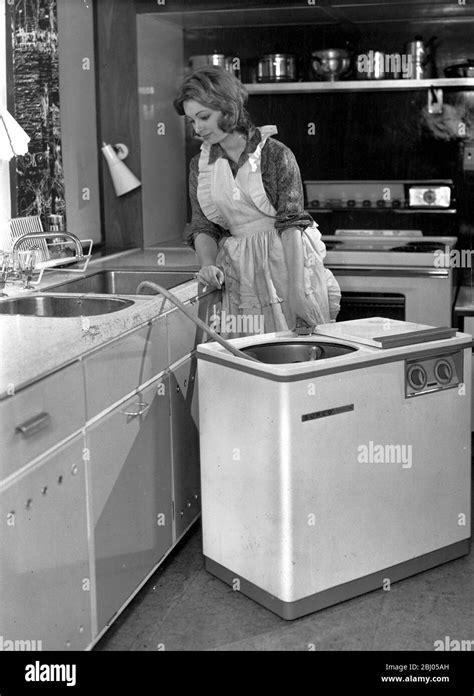 Wringer Washing Machine Hi Res Stock Photography And Images Alamy