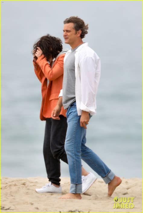 Joshua Jackson And Lizzy Caplan Hit The Beach To Film Fatal Attraction
