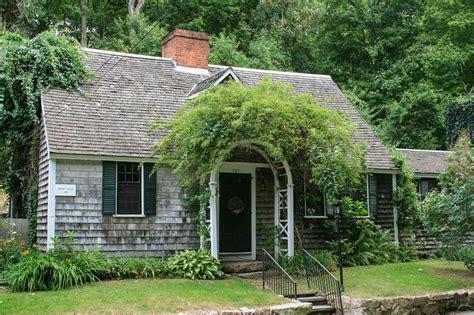 The Cape Cod House Style In Pictures And Text
