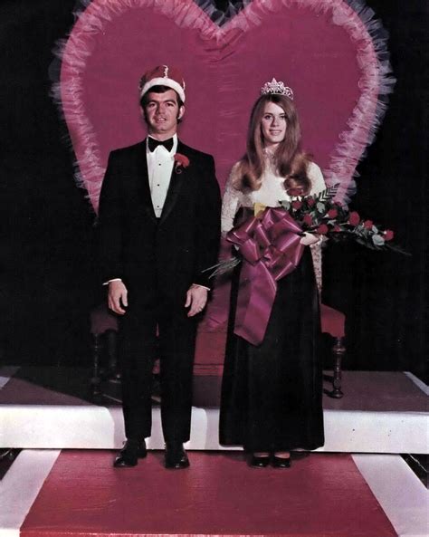 We asked, and you shared. Miss Popularity in the 1970's: 35 Vintage Photos of Prom ...