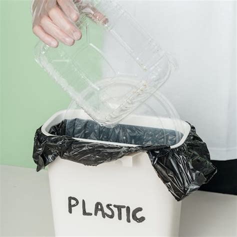 England Set To Broaden Ban On Single Use Plastics Targeting Foodservice