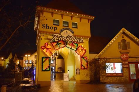 Tis The Season Weekends Frankenmuth River Place Shops