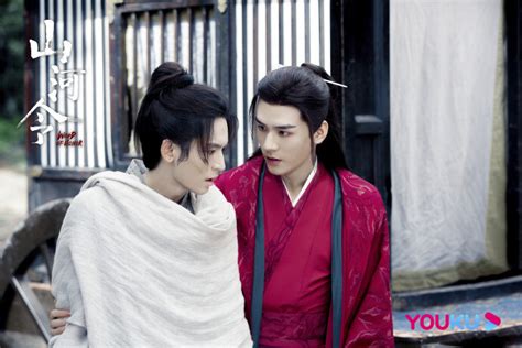 Penggemar wenzhou pastinya pada puas semua, benar apa benar?. 《山河令》大結局!龔俊溫客行為救張哲瀚周子舒一夜白髮，顧湘、曹蔚寧大婚之日慘虐，兩種結局不留遺憾 ...