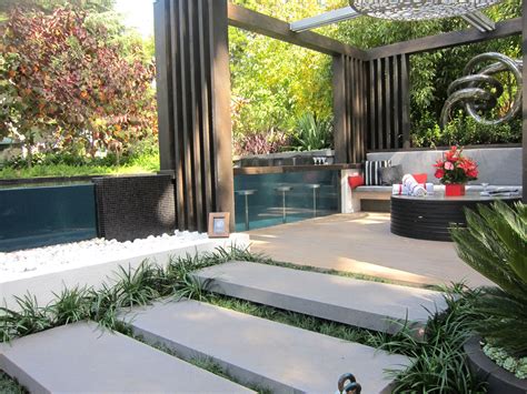 From plant labels to mounted garden beds. Small Modern Rectangular Garden Design Ideas - GooDSGN