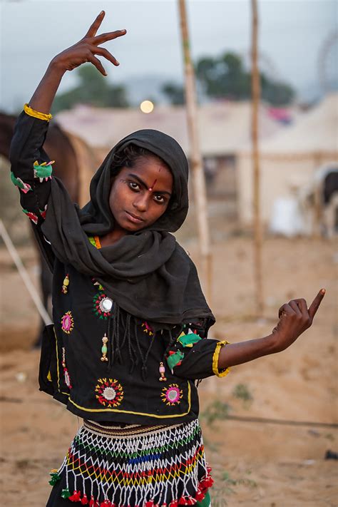 gypsy girl pushkar camel fair pushkar rajasthan india … flickr