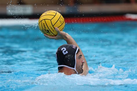 Mens Water Polo Goes 1 1 Over Weekend