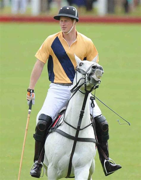 La esposa del príncipe harry provocó mayor tensión entre los hermanos luego se hacer público que la duquesa de cambridge la hizo llorar unos días antes de su boda en 2018. Así eran, Así son: Príncipe Harry de Inglaterra 2007-2017 ...