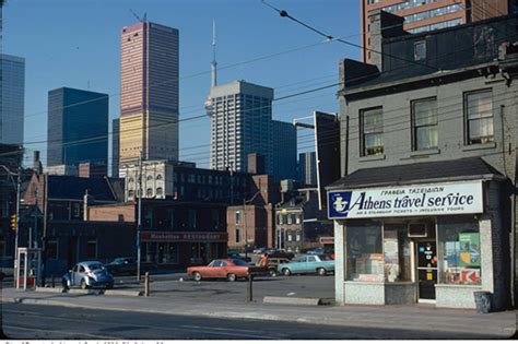 Photos From The 1970s In Toronto That Make The City Look Almost