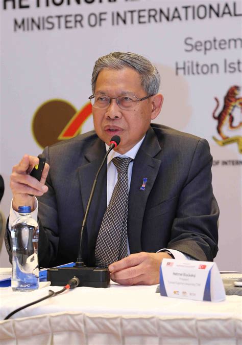 Yb dato sri mustapa mohamed, minister of international trade and industry, malaysia. Ticarette Malezya Baharı Çiçek Açıyor