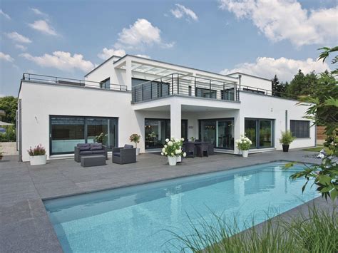 Sie wollen ein haus bauen? Luxusvilla im Bauhaus-Stil - WeberHaus | Weber haus ...